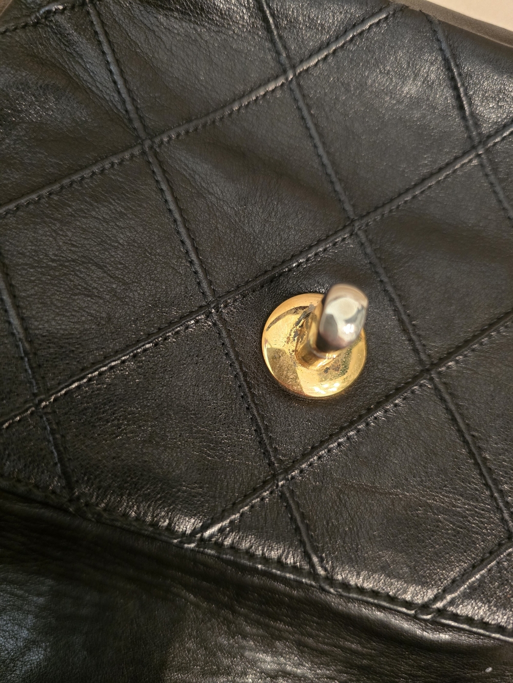 💯 Chanel Black Lambskin Leather Belt Bag with Gold Chain & COA size 75/30 - Picture 11 of 16